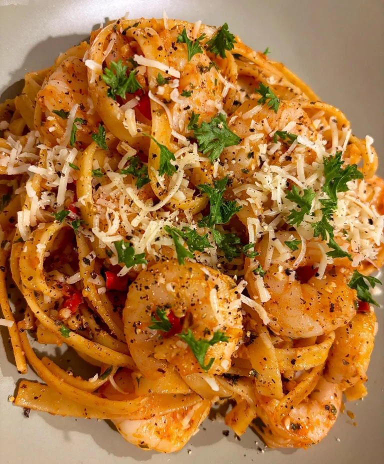 Garlic prawn fettuccine