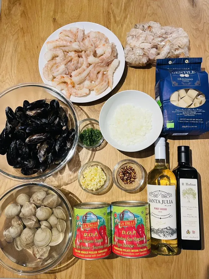 Spicy Seafood Pasta ingredinets