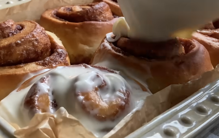 ['Easy Cinnamon Rolls Recipe No Yeast', 'Non Yeast Cinnamon Rolls', 'No Yeast Sweet Rolls', 'Easy Cinammon Rolls No Yeast', 'Home Made Cinnamon Rolls Easy No Yeast', 'Easy No Yeast Cinnamon Rolls Recipe', 'Easy Homemade Cinnamon Rolls No Yeast', 'Yeast Less Cinnamon Rolls', 'Quick Cinnamon Rolls Recipe No Yeast']